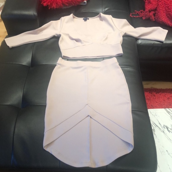 Beige 2 piece set - Picture 1 of 4